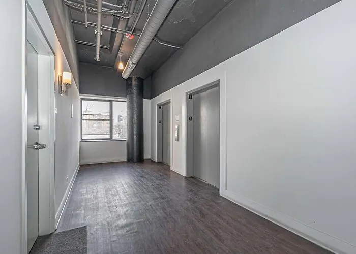 Group-friendly 6br Luxury In Prime South Loop Location With Optional Parking And Gym Access Near Mccormick Place, Soldier Field And Grant Park Chicago