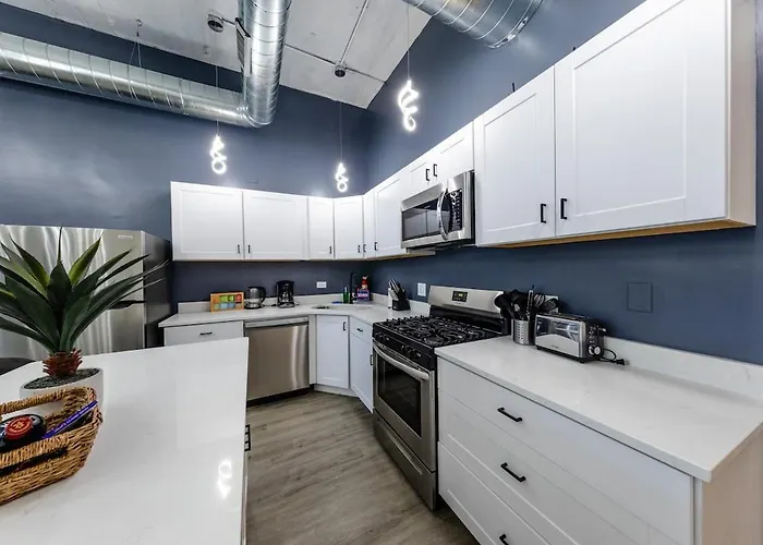 Group-friendly 6br Luxury In Prime South Loop Location With Optional Parking And Gym Access Near Mccormick Place, Soldier Field And Grant Park *