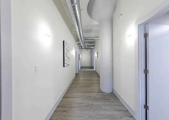 Group-friendly 6br Luxury In Prime South Loop Location With Optional Parking And Gym Access Near Mccormick Place, Soldier Field And Grant Park Chicago