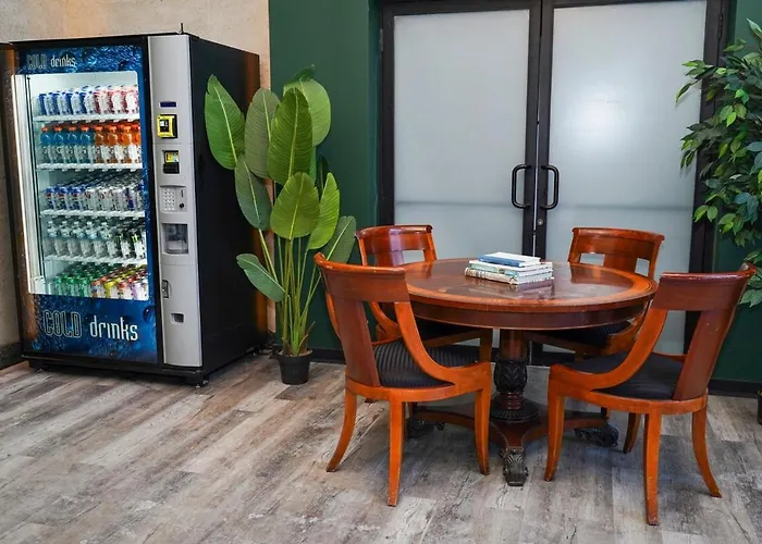 Group-friendly 6br Luxury In Prime South Loop Location With Optional Parking And Gym Access Near Mccormick Place, Soldier Field And Grant Park Chicago
