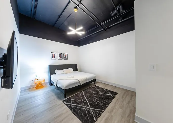 Group-friendly 6br Luxury In Prime South Loop Location With Optional Parking And Gym Access Near Mccormick Place, Soldier Field And Grant Park * Chicago